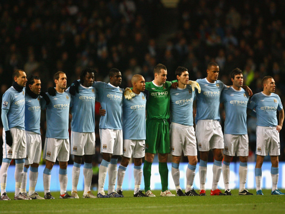 上展现出惊 上展现出惊